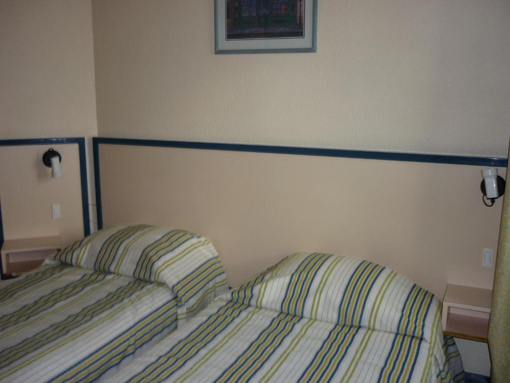 Hotel Entre 2 Mers Proche Bordeaux Carbon-Blanc 部屋 写真