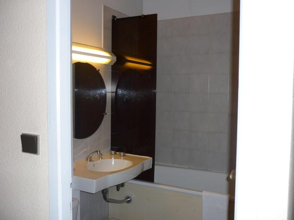 Hotel Entre 2 Mers Proche Bordeaux Carbon-Blanc 部屋 写真
