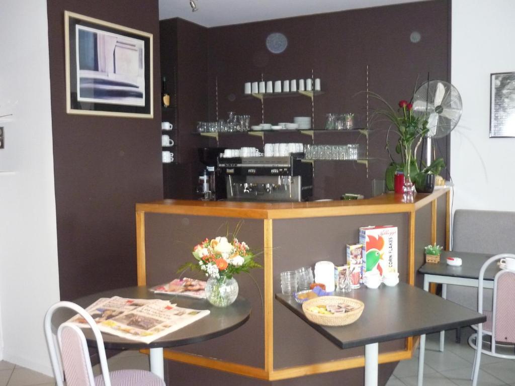 Hotel Entre 2 Mers Proche Bordeaux Carbon-Blanc エクステリア 写真