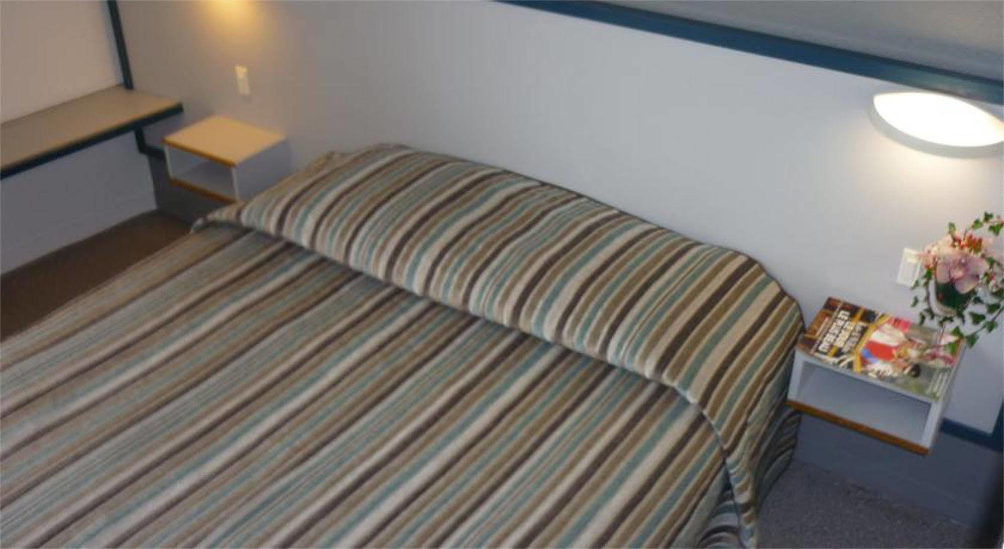 Hotel Entre 2 Mers Proche Bordeaux Carbon-Blanc エクステリア 写真